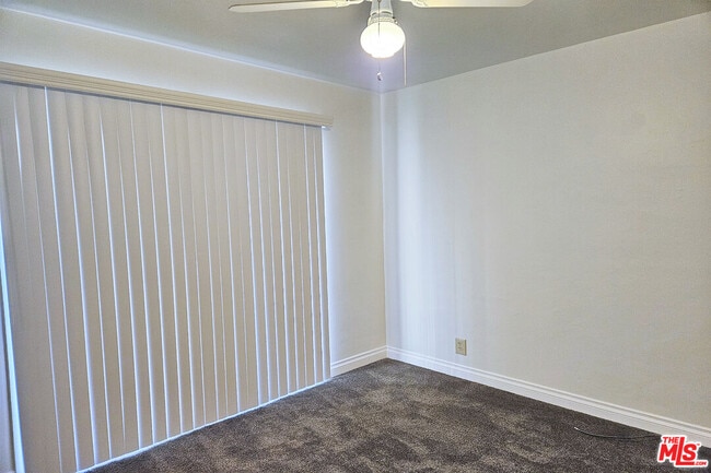 Building Photo - 9966 Glencrest Cir