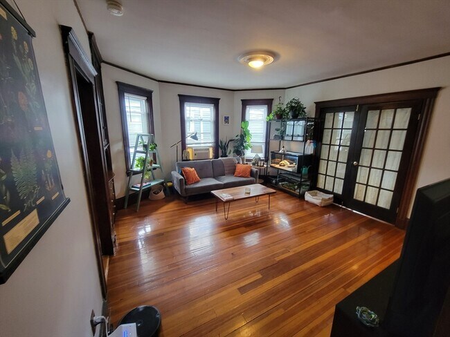 Building Photo - 24 Forest Hills St