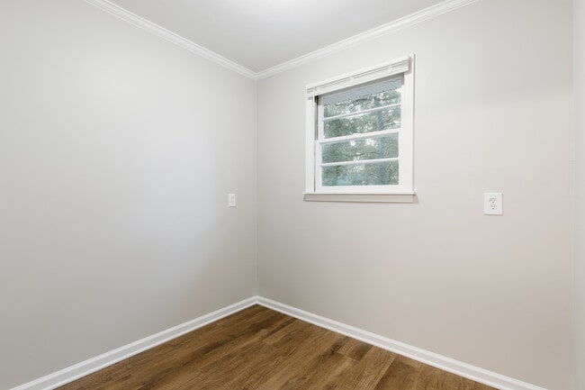 Office - 5 W Gantt Cir