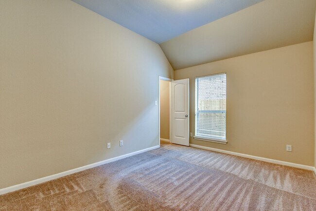 Building Photo - 4 BD / 3 BR Perry home in Creekstone Village!
