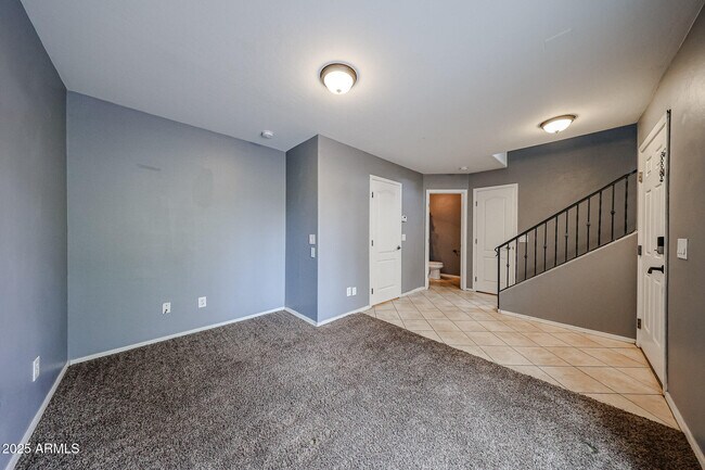 Building Photo - 5744 S 21st Pl