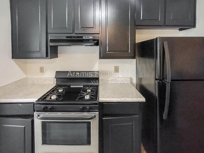 Building Photo - 6843 Saganaw Dr