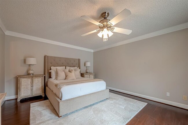 Building Photo - 10118 Briar Forest Dr