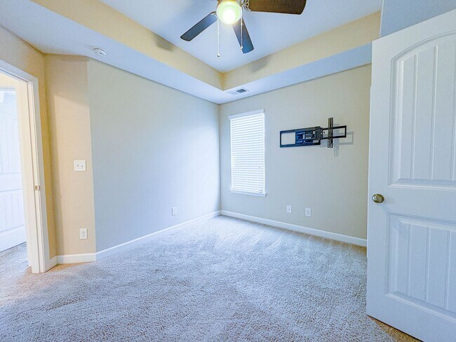 Building Photo - 829 Bellingham Way