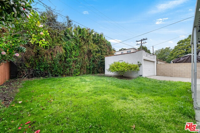 Building Photo - 205 S Hamel Dr