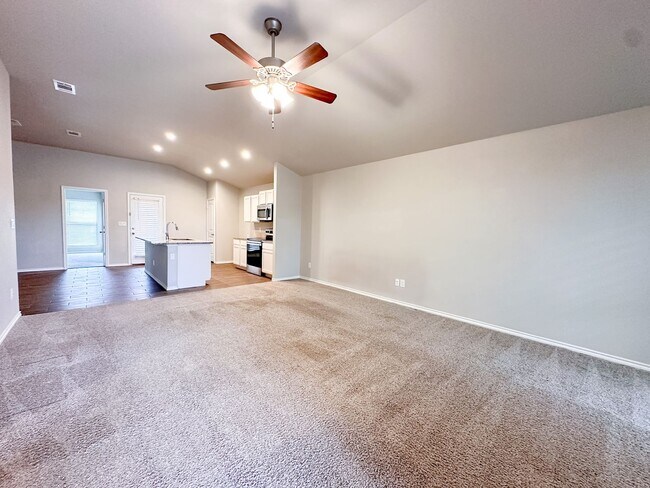 Building Photo - 3/2/2 Home in Windstone!
