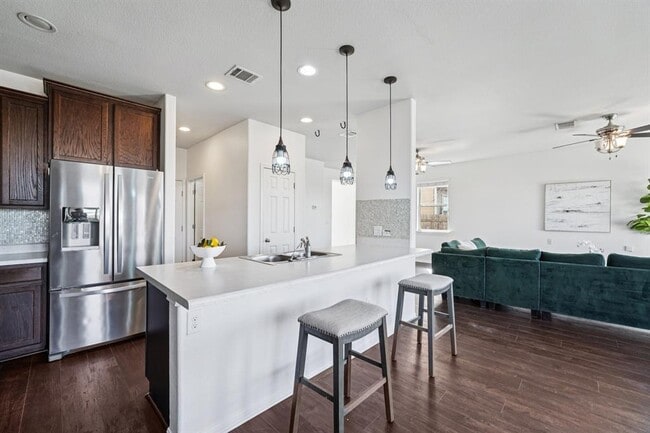 Building Photo - 288 Triumph Rd