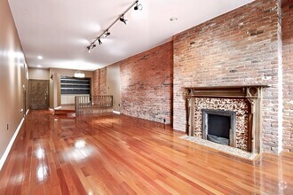 Building Photo - 1 Linden Pl