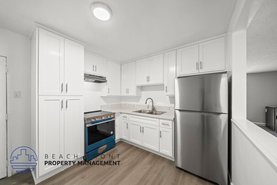 Building Photo - 11626 Cedar Ave.