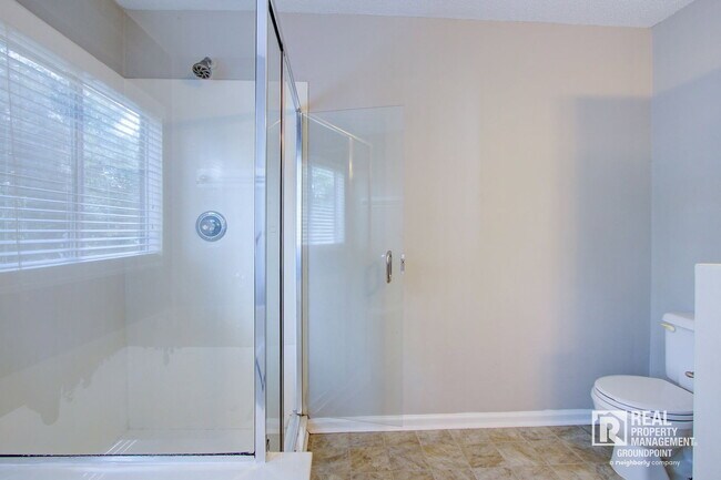Building Photo - 121 Sioux Ct