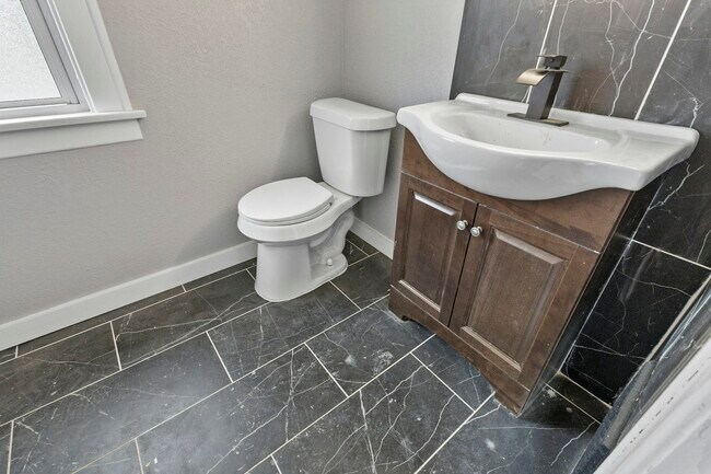 Building Photo - 1369 Wildwood Rd