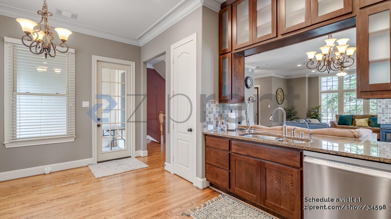 Building Photo - 1216 Rosedale St