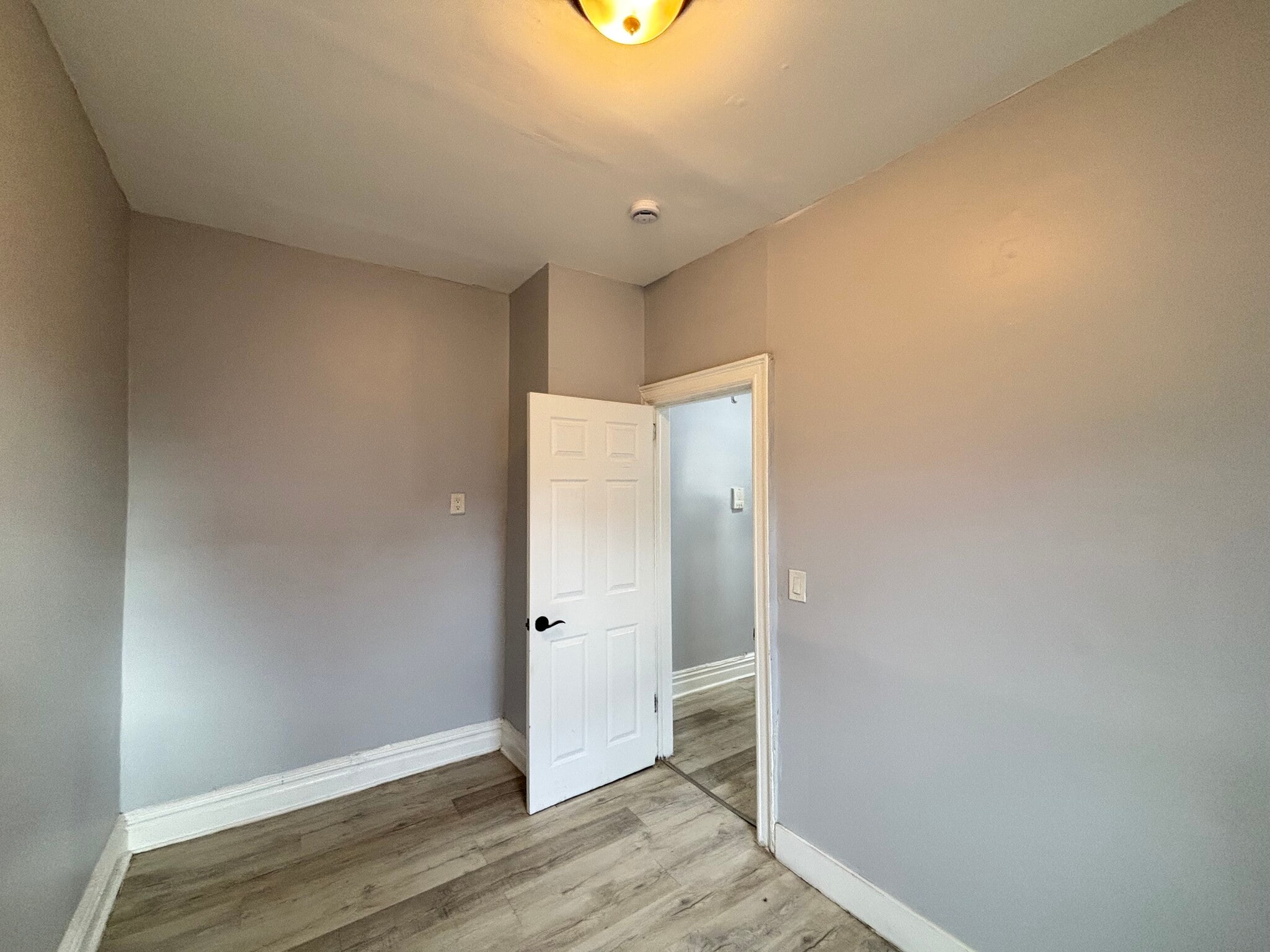 Building Photo - 319 Summit Ave