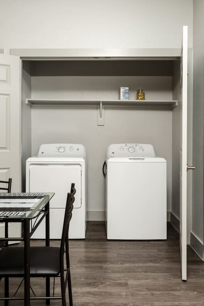 Building Photo - 3930 Westcliff Rd