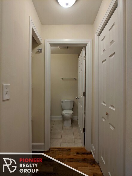 Building Photo - 563 W Arlington Pl