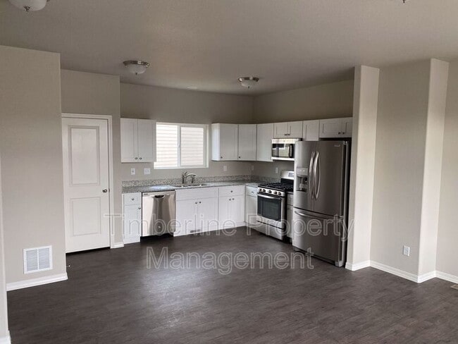 Building Photo - 874 Grissom Dr.