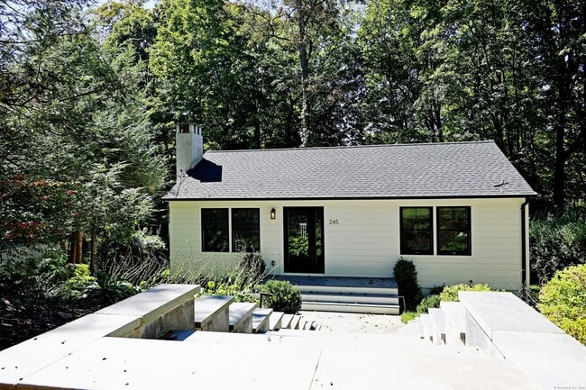 Building Photo - 245 Great Hill Rd