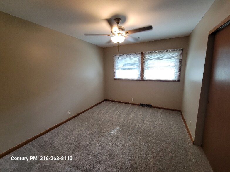 Building Photo - 9700 W 9th St N