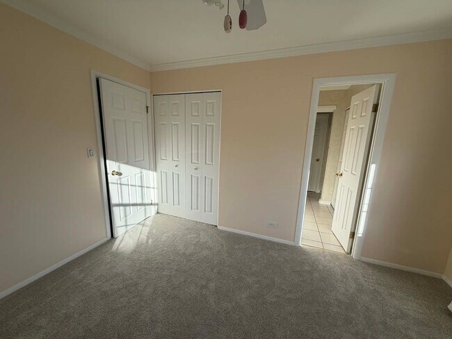 Building Photo - 1730 N Ridge Ave