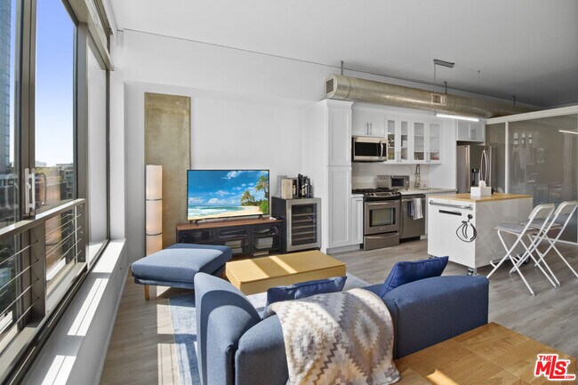 Building Photo - 1111 S Grand Ave