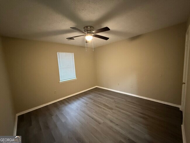 Building Photo - 1605 Cedar Shoals Dr