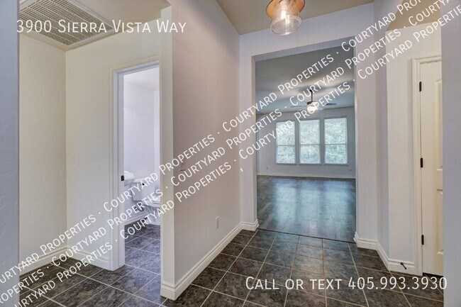 Building Photo - 3900 Sierra Vista Way