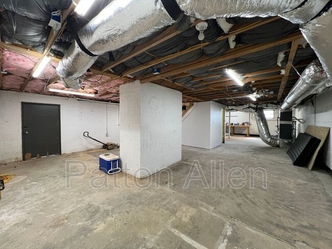 Building Photo - 3 Mt Royal Dr