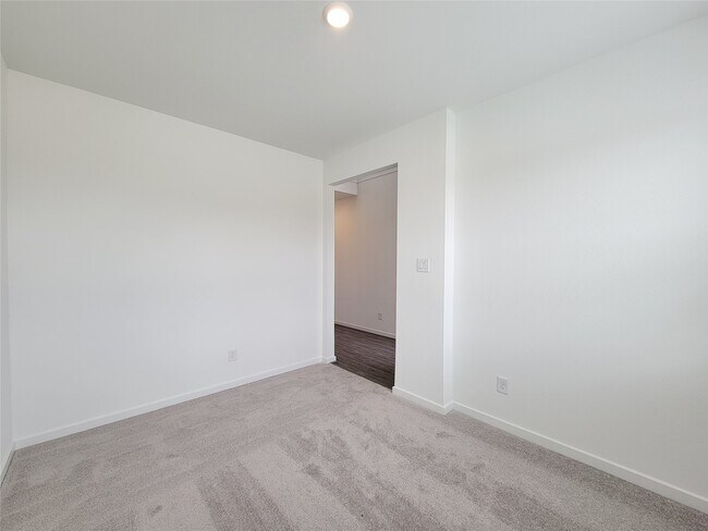 Building Photo - 21627 Royal Jett Dr