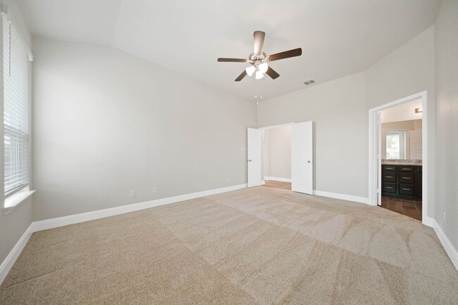 Building Photo - 4 Bedroom 3 Bathroom located in Copper Can...