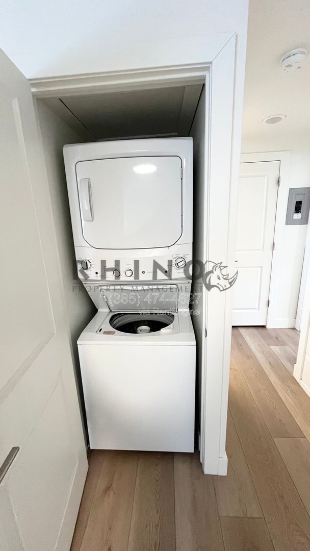 Building Photo - 660 S 800 E