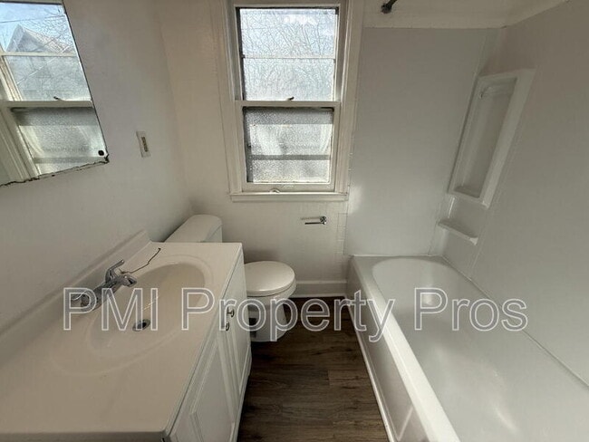 Building Photo - 2821 N 57th St