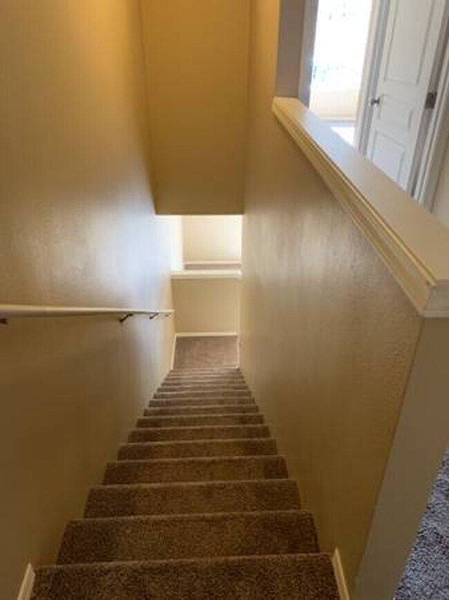 Building Photo - 3 BED TOWNHOME READY SOON!!