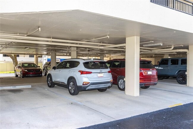 Building Photo - 690 Island Way