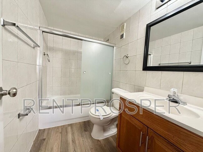 Building Photo - 3242 S Semoran Blvd