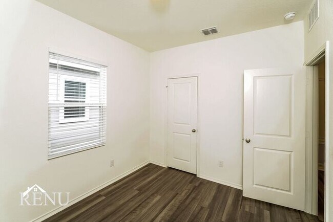 Building Photo - 5160 Firefly Hls