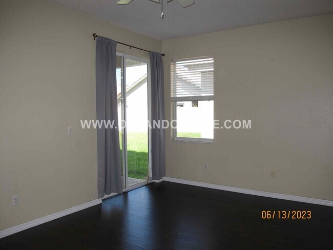 Building Photo - 925 Torrey Pine Dr