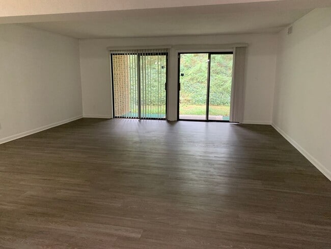 Building Photo - MAY 2025 RENT FREE--LOCATED NEAR CRABTREE-...