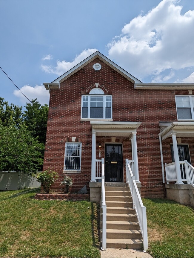 Building Photo - 631 N 44th St