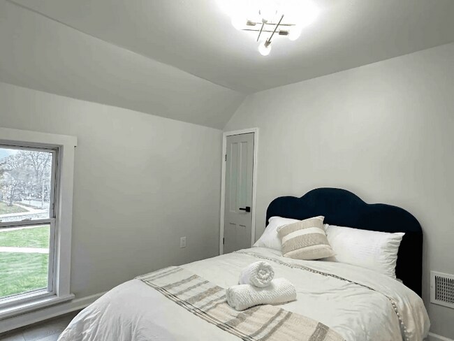 Building Photo - 450 Seward St