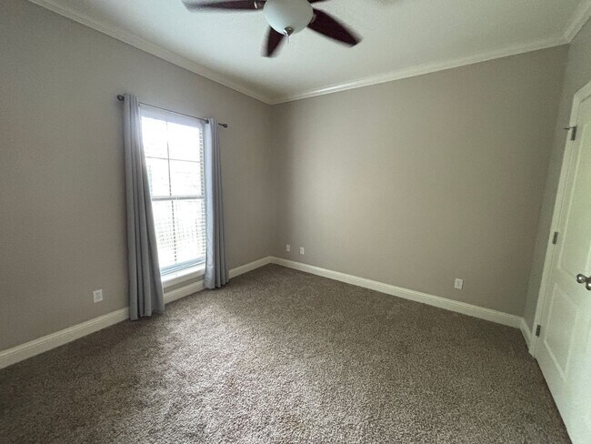 Building Photo - GATED COMMUNITY OFF SLIGO ROAD IN SOUTH BOSSIER (10 Miles from Barksdale Air Force Base)