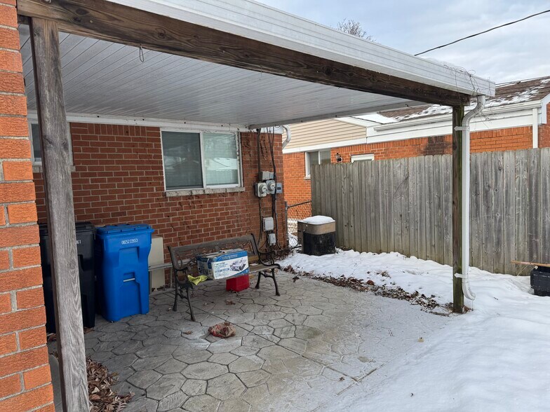 Building Photo - 27764 Townley St