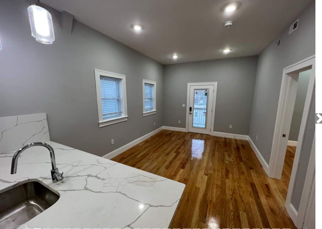 Building Photo - 15 Harold St