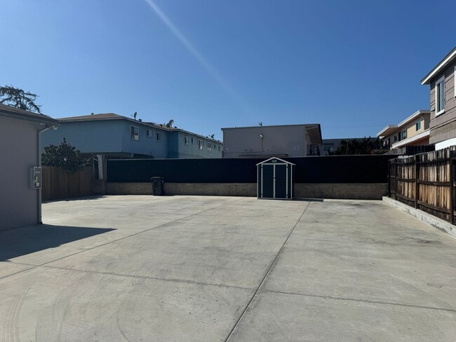 Building Photo - 170 1/2 Garret Avenue