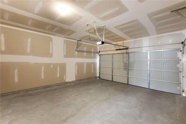 Building Photo - 392 Whitetail Cir