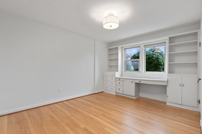 Building Photo - 4bd/2ba Seattle Home