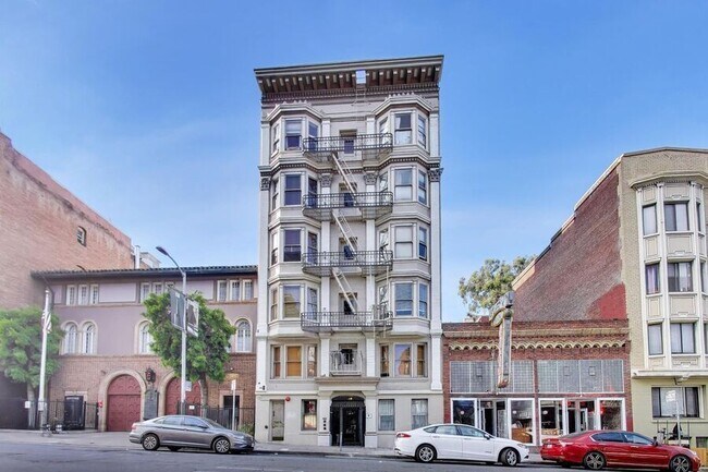 Building Photo - 860 Bush St
