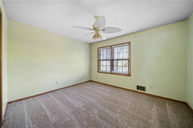 Building Photo - 1131 Lafayette Dr SW