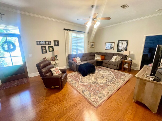 Building Photo - Beautiful Germantown School District Home in Ashbrooke