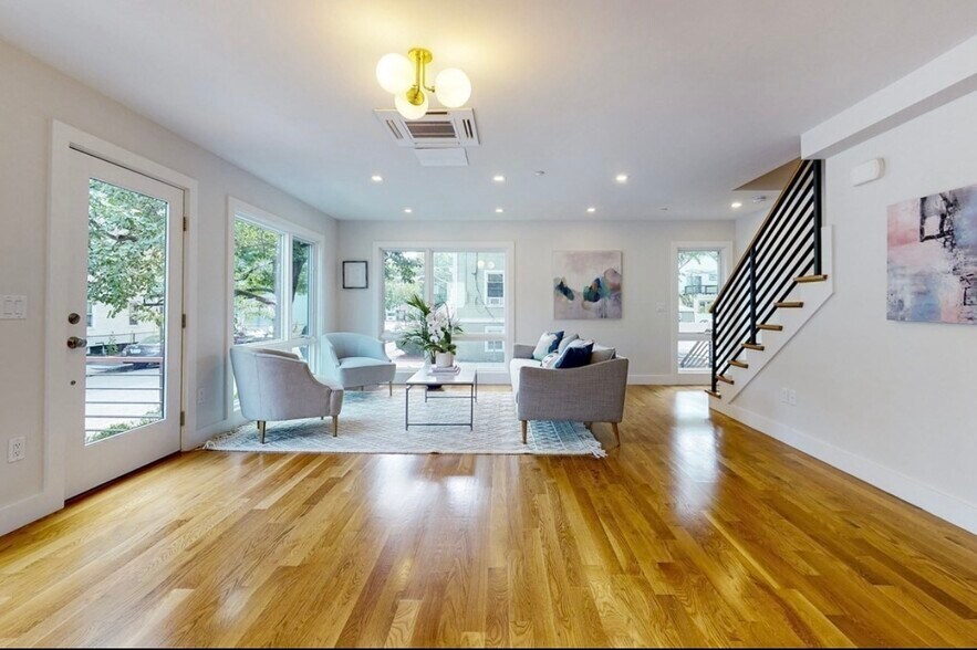 Living Room - 58 Lincoln St