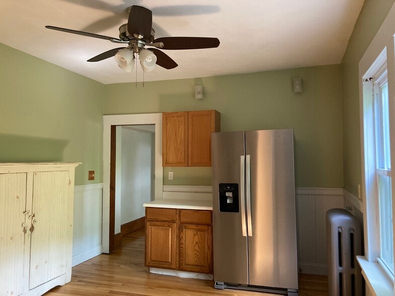 Kitchen - 5 Colonial Rd